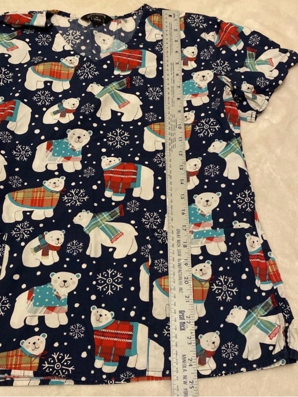 Women’s Navy Polar Bear Winter Print V-Neck Scrub Top - Picture 10 of 15
